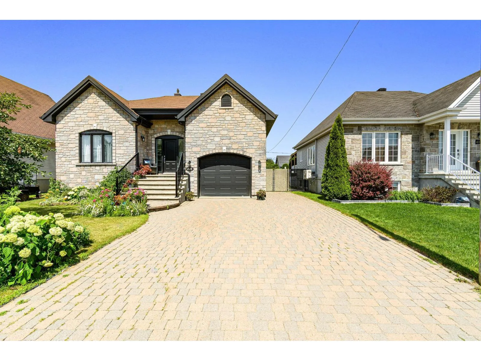 Bungalow, Detached — Pointe-Calumet
